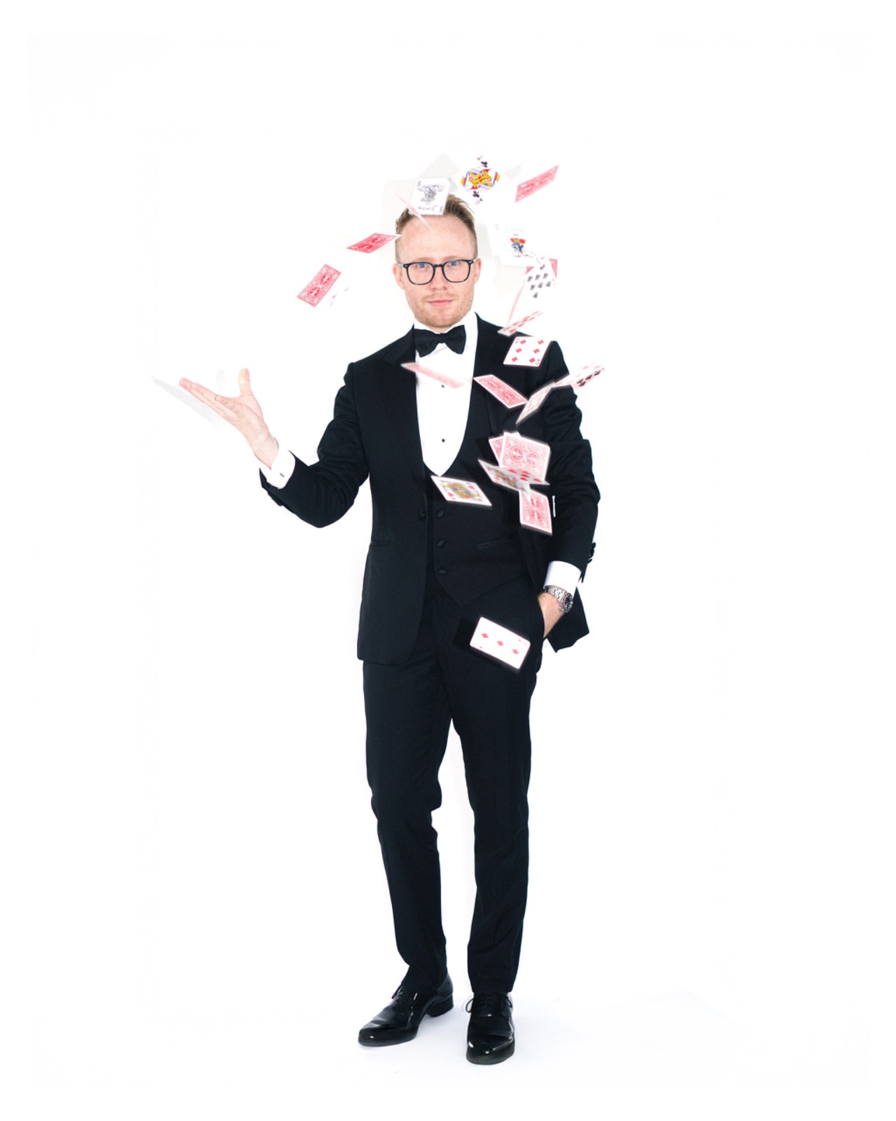 Kristian Grey full length with cards in motion